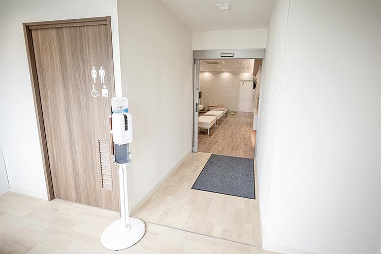 高津駅前なかしま皮ふ科クリニック入口