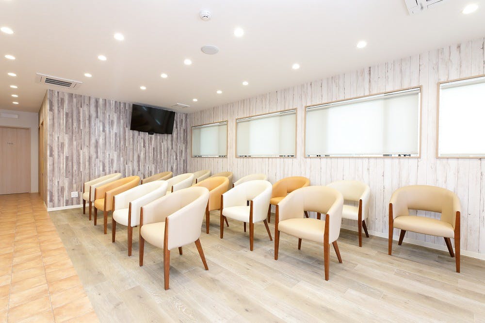 千葉四街道胃腸肛門内視鏡クリニック待合室