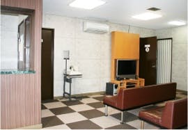 妻田内科クリニック待合室