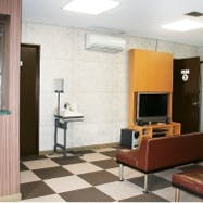 妻田内科クリニック待合室