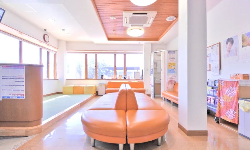 小島クリニック待合室1