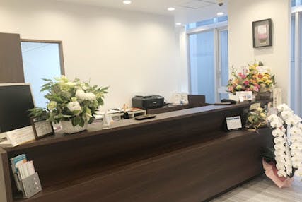 三鷹はなふさ皮膚科受付