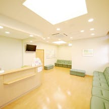 はるひ野皮フ科クリニック待合室