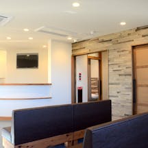 すぎうら形成外科・皮フ科待合