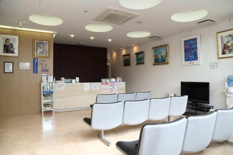 こば泌尿器科・皮フ科クリニック待合室受付