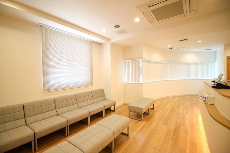本郷いきざかうえ皮膚科待合室