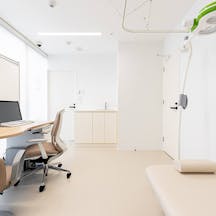 くすもと形成外科クリニック診察室1