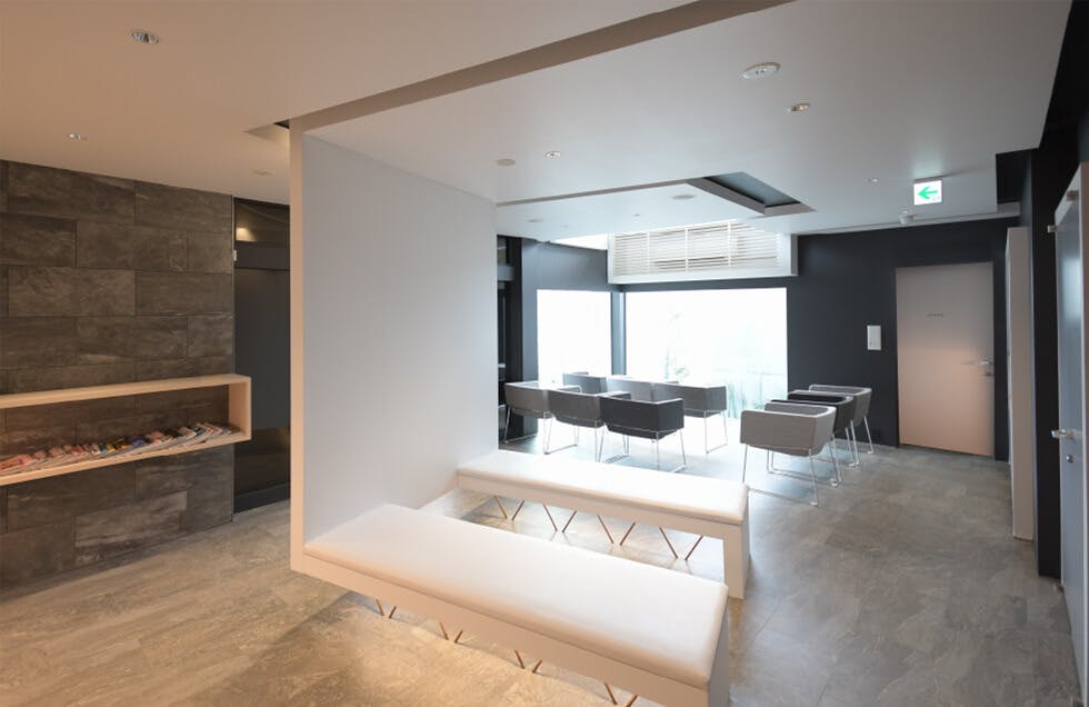 はせ川外科内科待合室