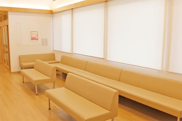 鈴張町クリニック待合室