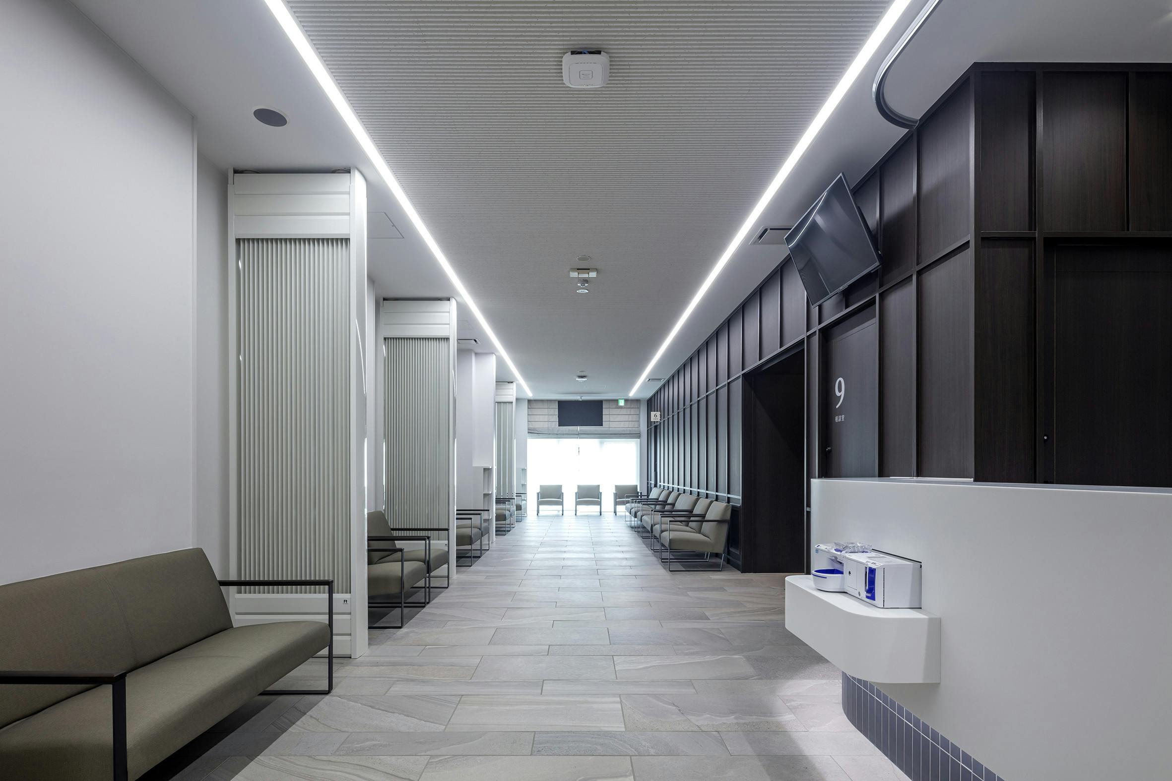 占部産婦人科待合室