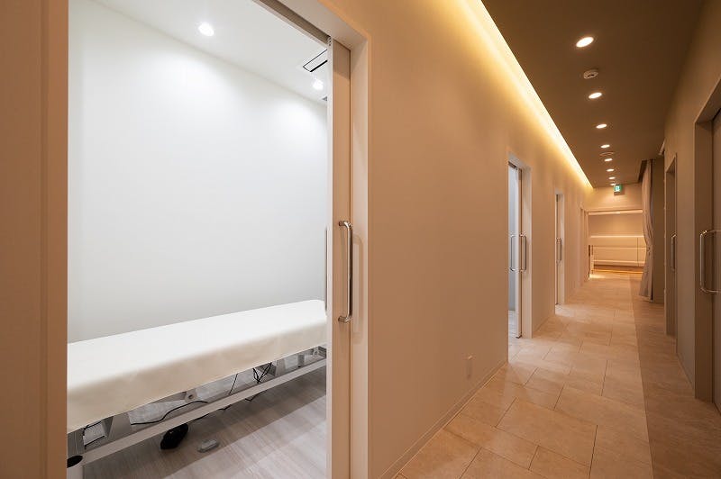 上野町皮フ科クリニック廊下