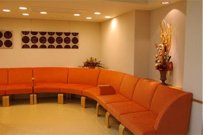 相原皮膚科待合室