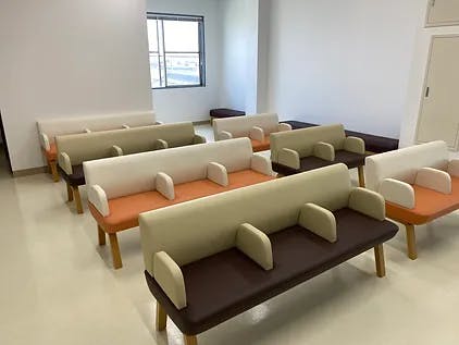 齊藤皮膚科アレルギー科クリニック待合室