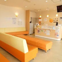 いのう皮フ科形成外科待合室