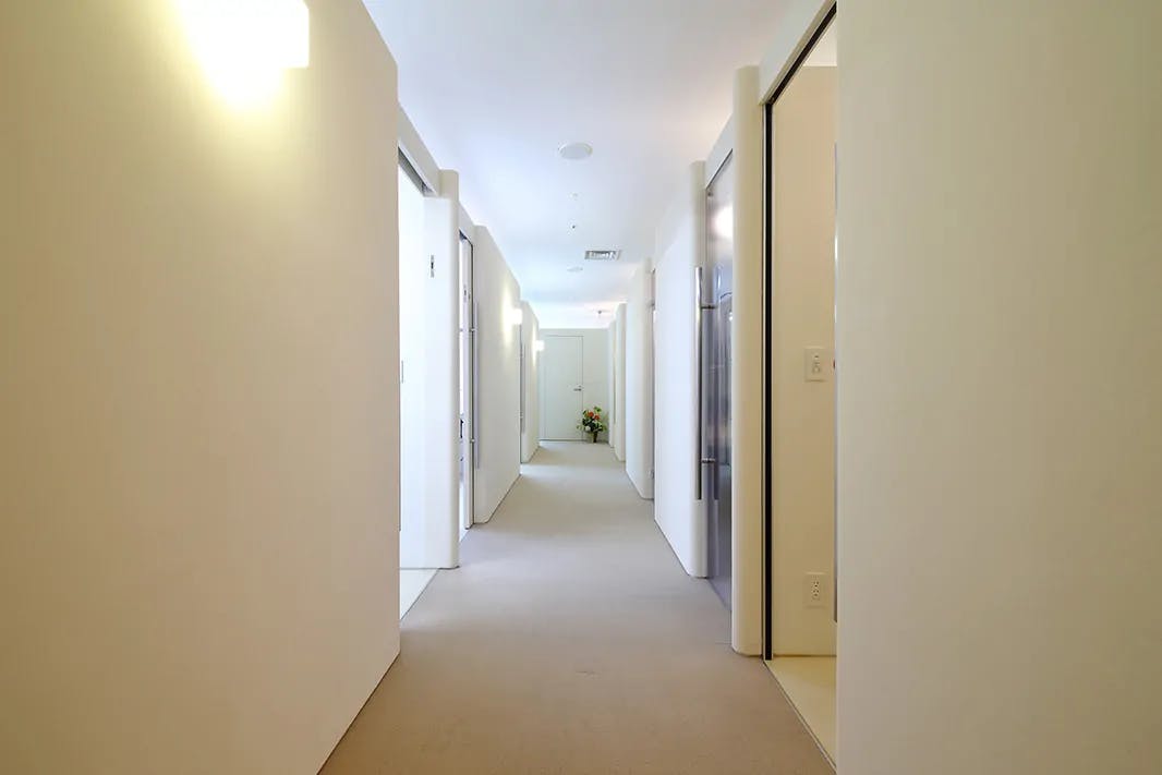 サッポロファクトリー皮フ科・スキンケアクリニック通路