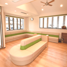 おにき皮フ科クリニック待合室