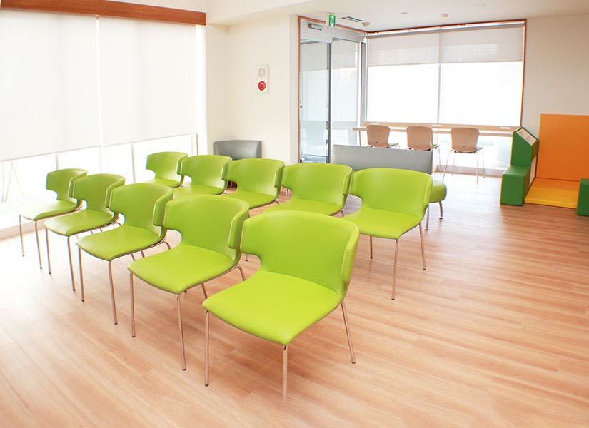 牧野皮膚科形成外科クリニック待合室