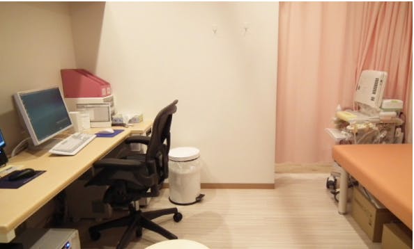 ひがし内科クリニック診察室