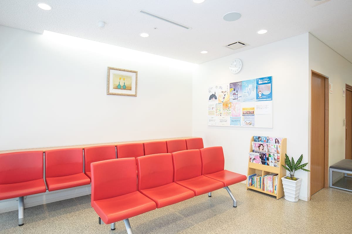 かねはら皮フ科クリニック待合室