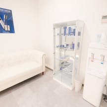 デイジースキンクリニック福岡院待合室