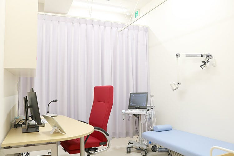 飛田給プライマリクリニック診察室