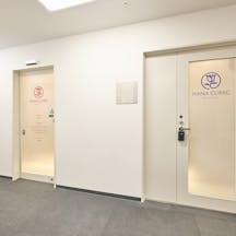 花クリニック入り口