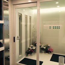 リカ皮膚科・形成外科クリニック(RIKA皮膚科・形成外科クリニック)入口