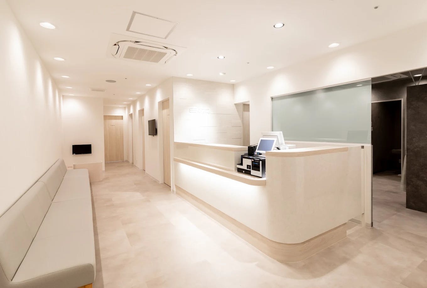 たまプラーザ駅前皮ふ科_待合室