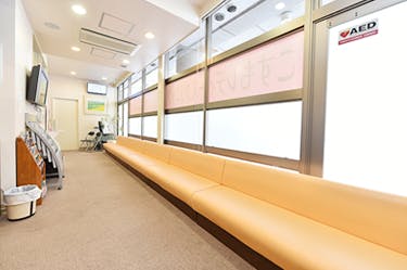 こすもレディースクリニック待合室2