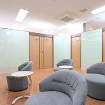 知立南クリニック/ 旧名:知立南皮フ科待合室