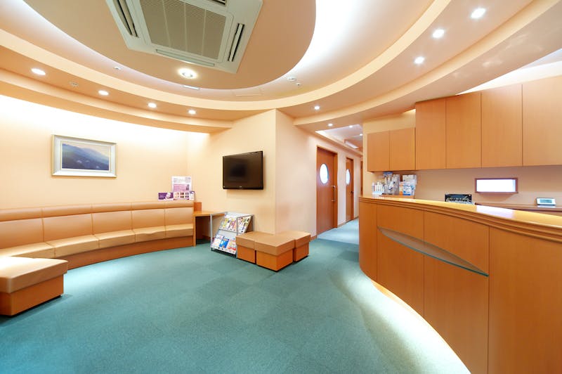 小林皮フ科クリニック待合室1