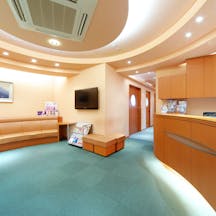 小林皮フ科クリニック待合室1