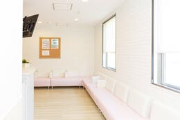 やまぐち呼吸器内科・皮膚科クリニック待合室