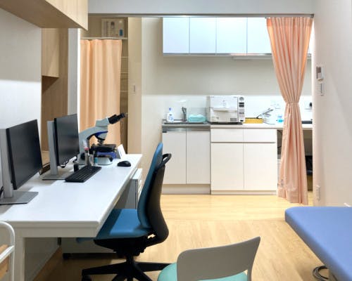 東小金井うえだ皮ふ科診察室