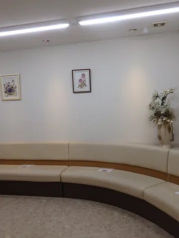 かんだクリニック皮フ科形成外科待合室