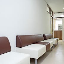 湘南平塚クリニック待合室2