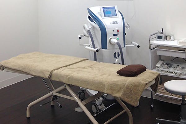 松原皮ふ科・形成外科処置室