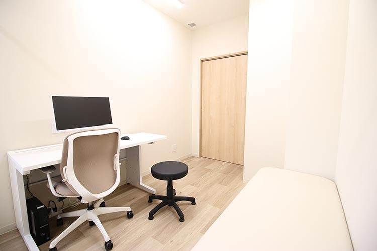 あかね皮膚科クリニック診察室