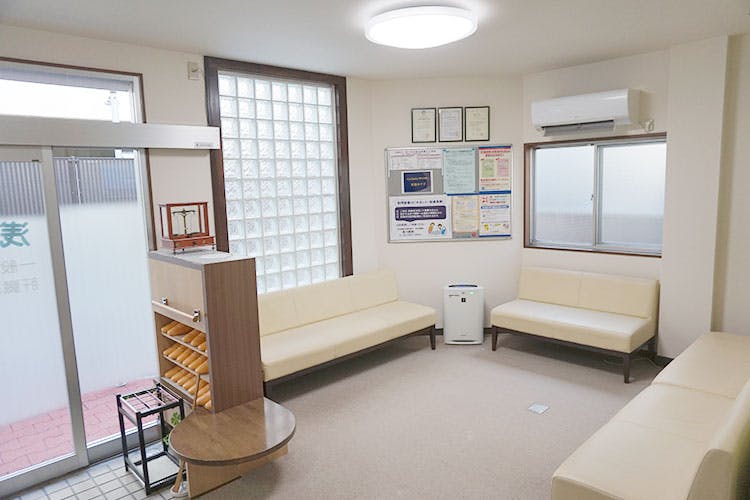 浅川医院待合室