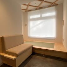 日暮里駅前皮膚科待合室