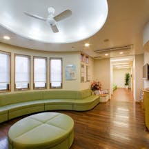 だざい皮膚・形成外科クリニック_待合室