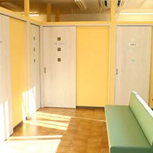 さくら皮フ科クリニック待合室1