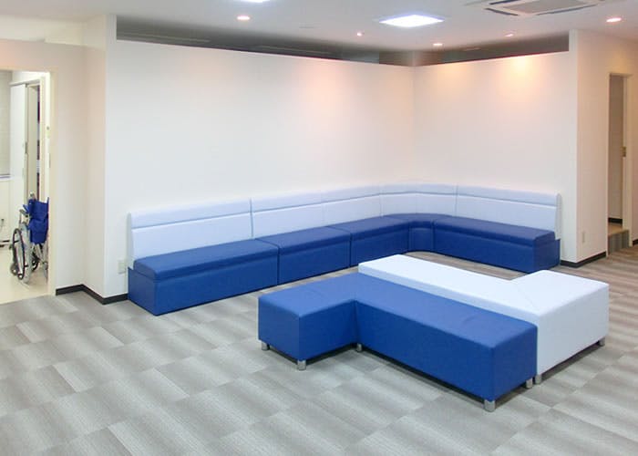 奥秋整形外科待合室