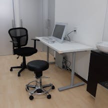 山手皮フ・形成外科クリニック診察室