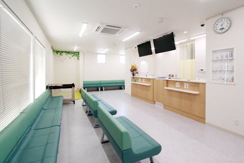 みなみ町皮フ科クリニック待合室