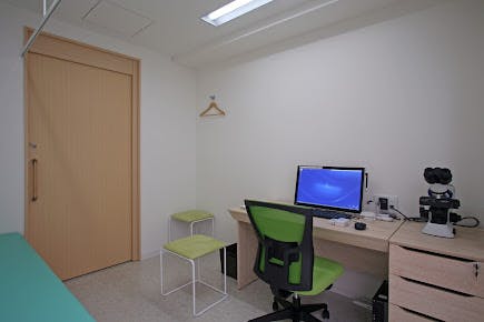 方南町皮ふ科クリニック診察室