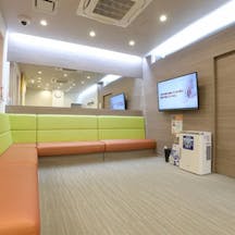 江坂まつおか眼科待合室