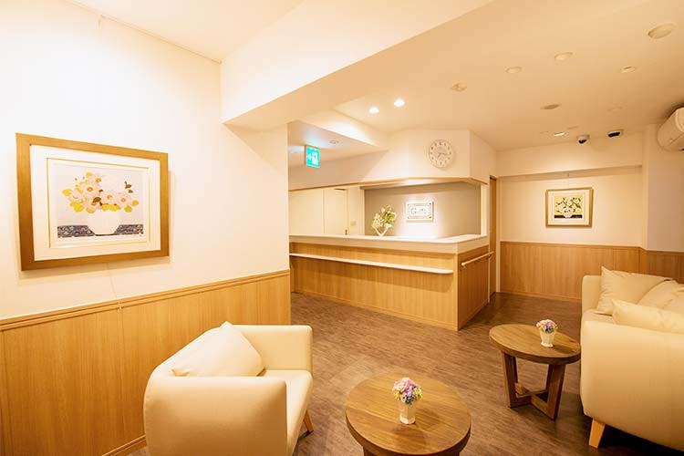 グレース皮膚科医院待合室1