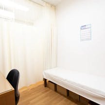 ひろみ皮フ科クリニック診察室