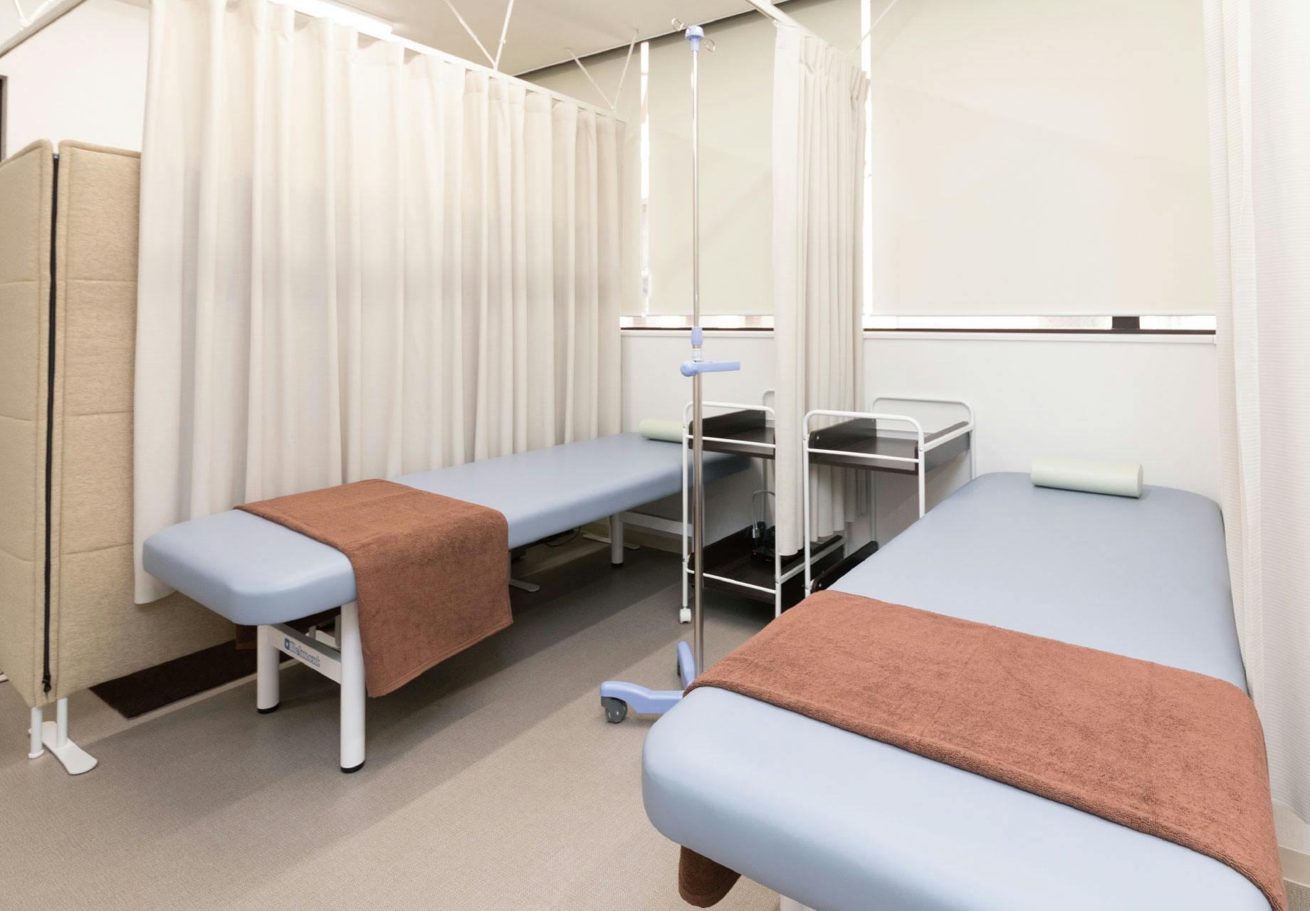 よどやばしメディカルクリニック処置室